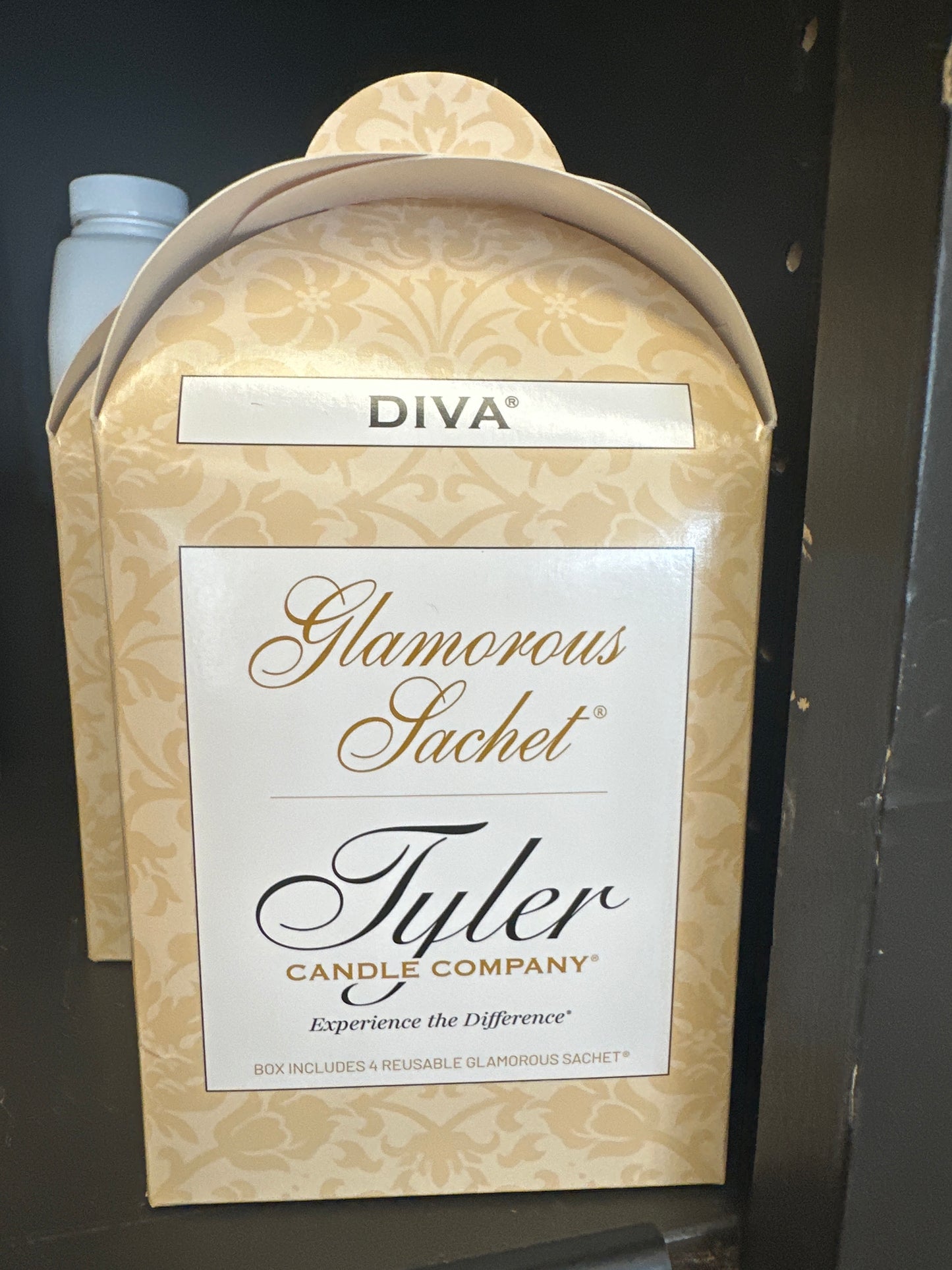 Tyler Glamorous Sachet