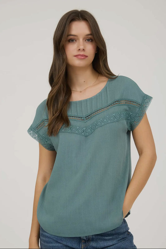 Lace Trim Pleated Yoke Short Sleeve