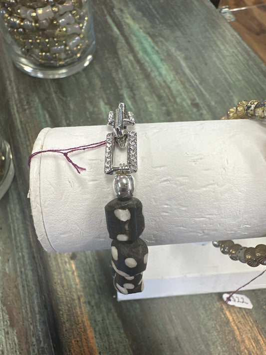 Erimish Silver Link White Black Bracelet
