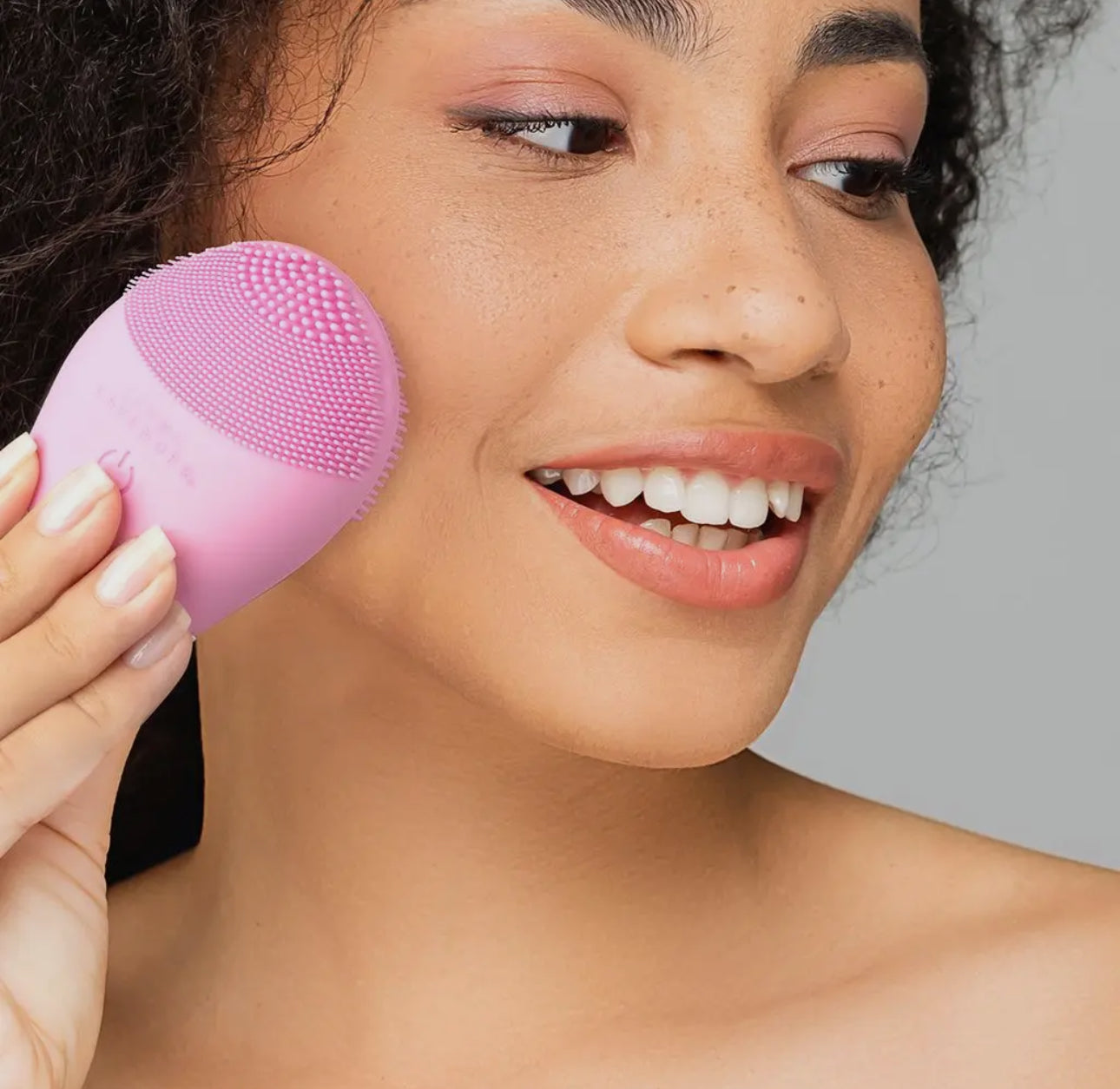 It’s a vibe Sonic Cleaning Brush