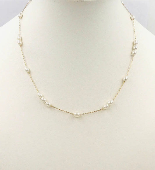 Oval Pearl Gold Dainty Necklace